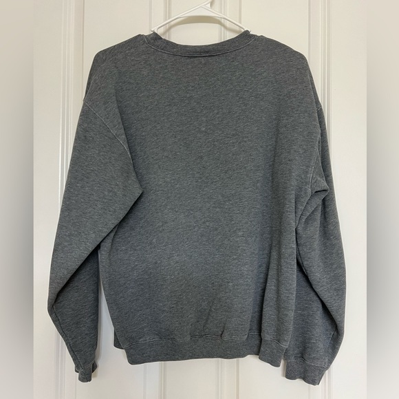 SOLD Vintage Disney World Grey Embroidered Sweatshirt - size Small - Picture 3 of 12